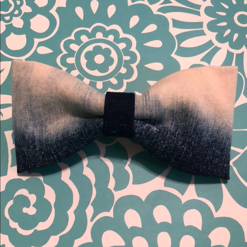 Denim ombré bow